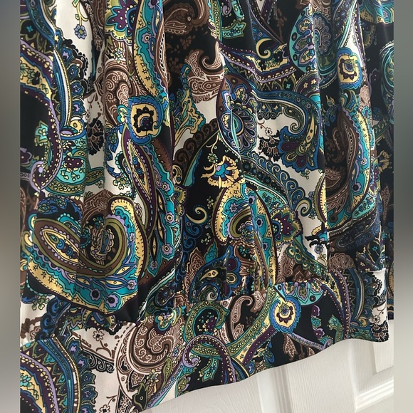 AVENUE Paisley Print Blouse with 3/4 Sleeves and Tie Neckline size 18/20 EUC - Picture 5 of 8